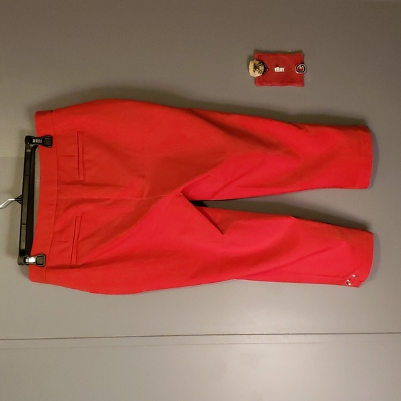 Rafaella Lady's Red Capris with Rivoted V Cut above Ankle - Picture 5 of 8